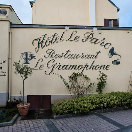 Le Parc 3* מרלי-לה-רואה